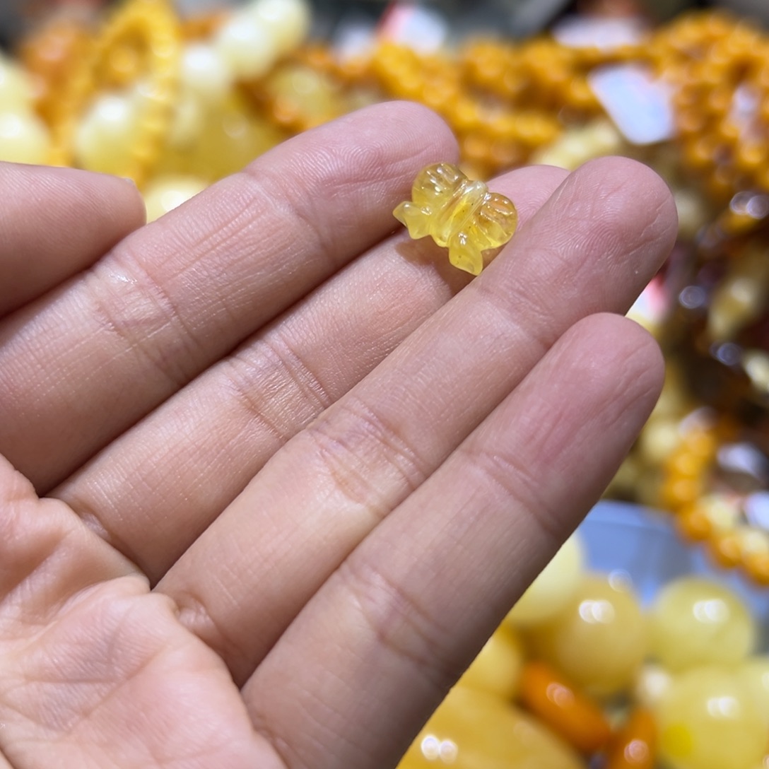 琥珀珠宝奇石未镶嵌