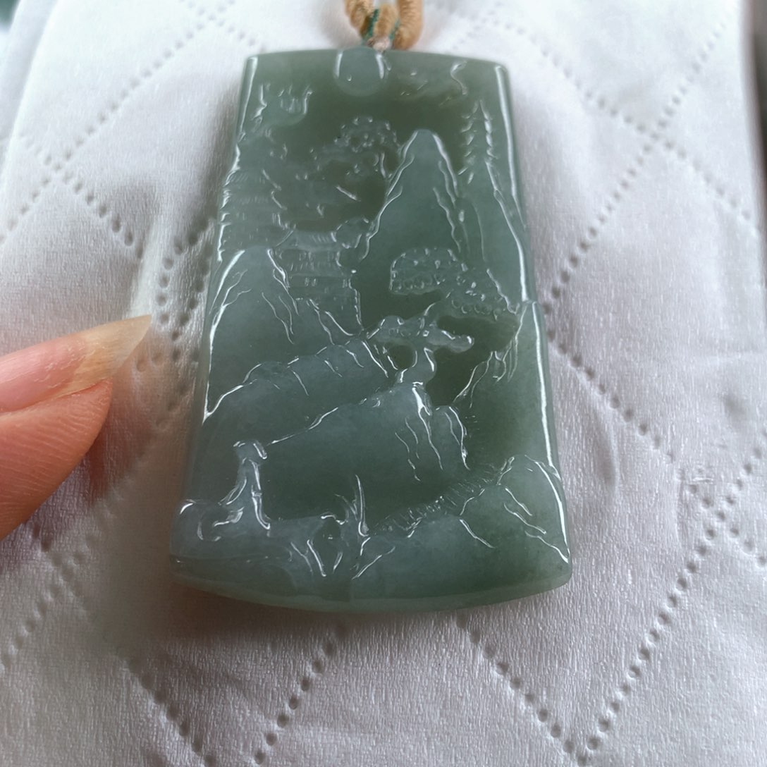 翡翠未镶嵌颈饰山水牌