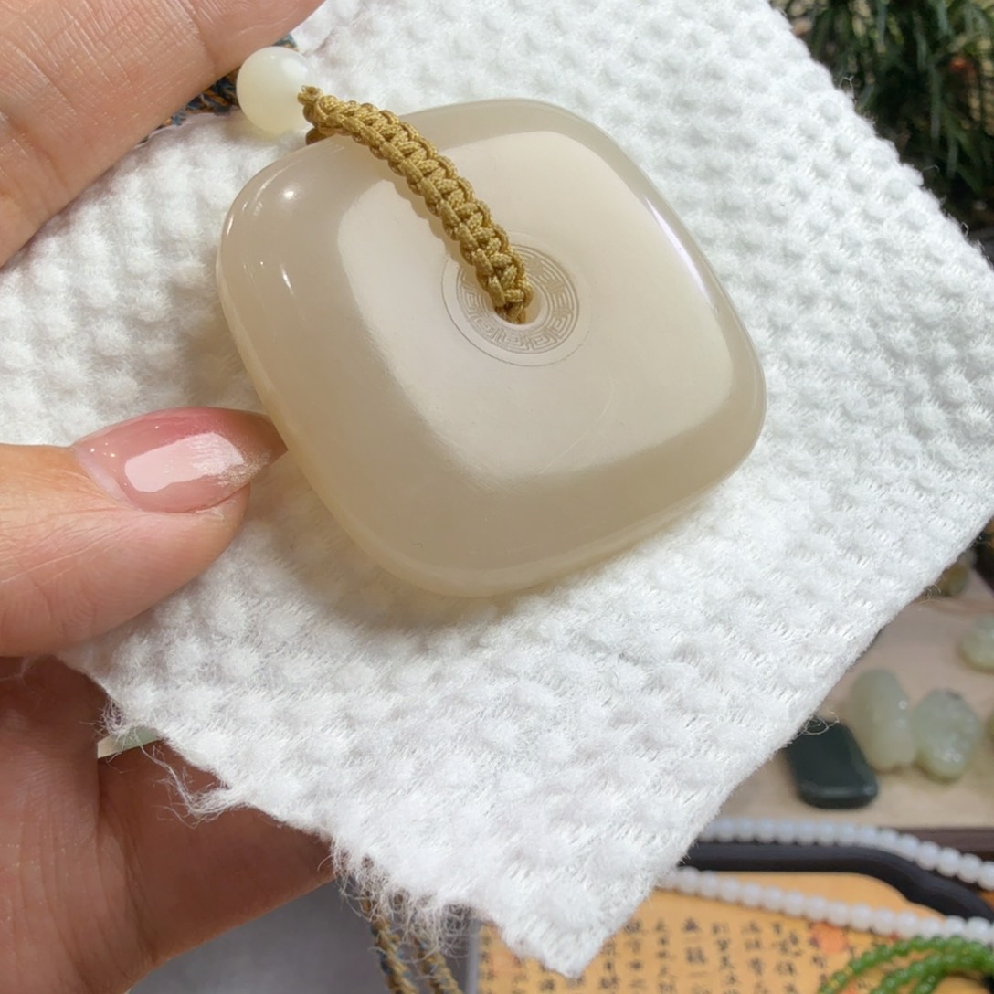 和田玉挂件未镶嵌