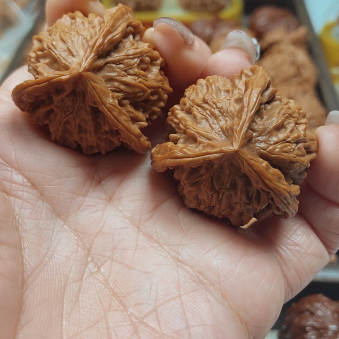 文玩核桃吊坠盘山