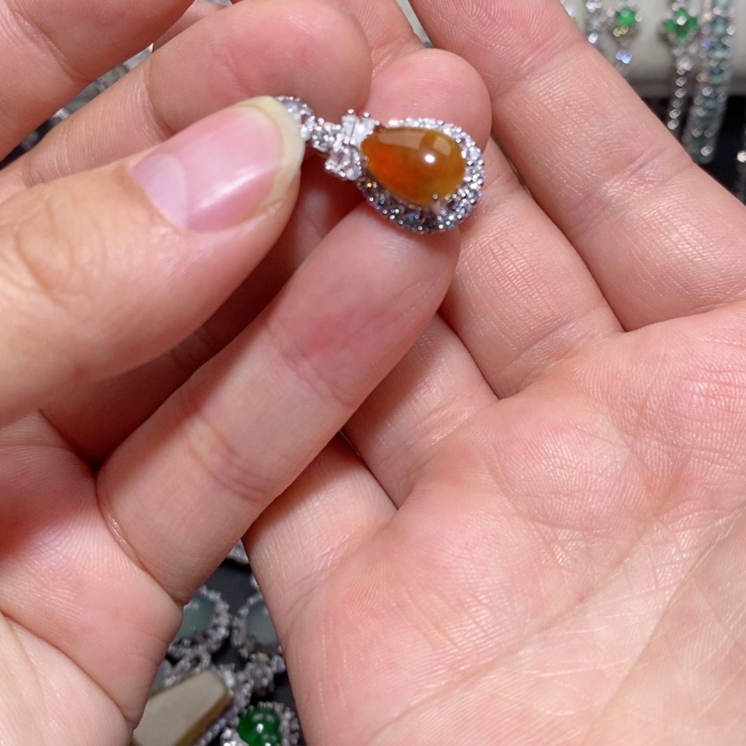 翡翠颈饰银S925镶嵌vhj k