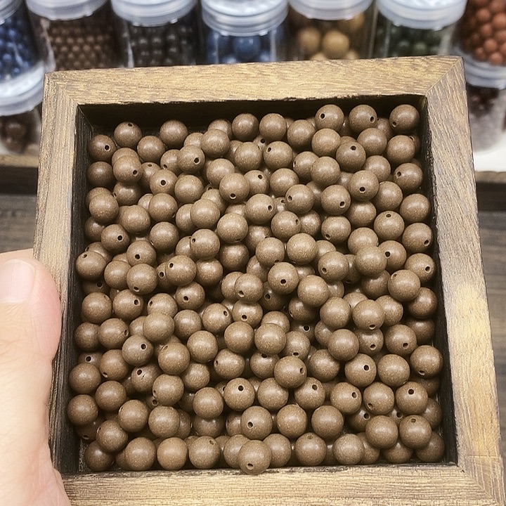 新清远0.8天然合香珠到手120颗打底微瑕