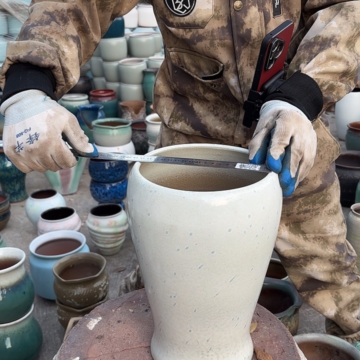 高度31厘米口18厘米