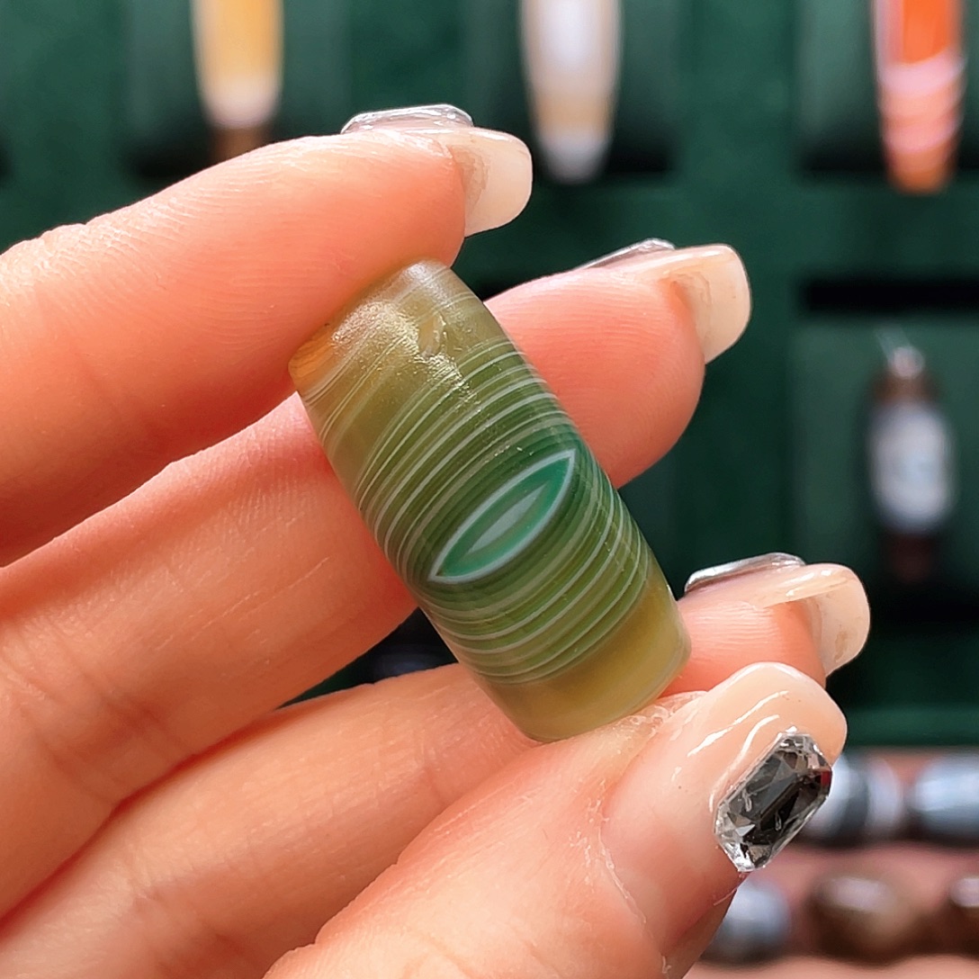 &***&玛瑙/玉髓未镶嵌珠宝半成品