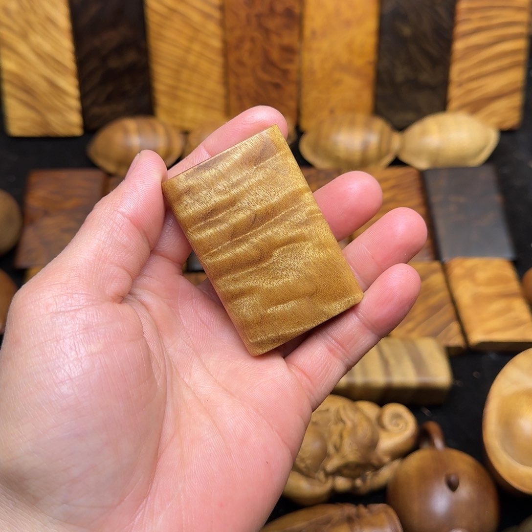 楠木金丝楠木无事牌