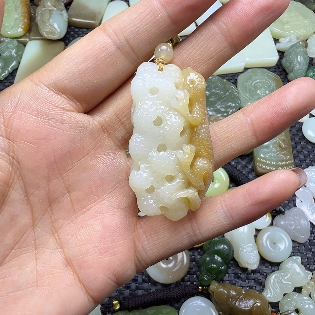 和田玉未镶嵌吊坠(不含链)