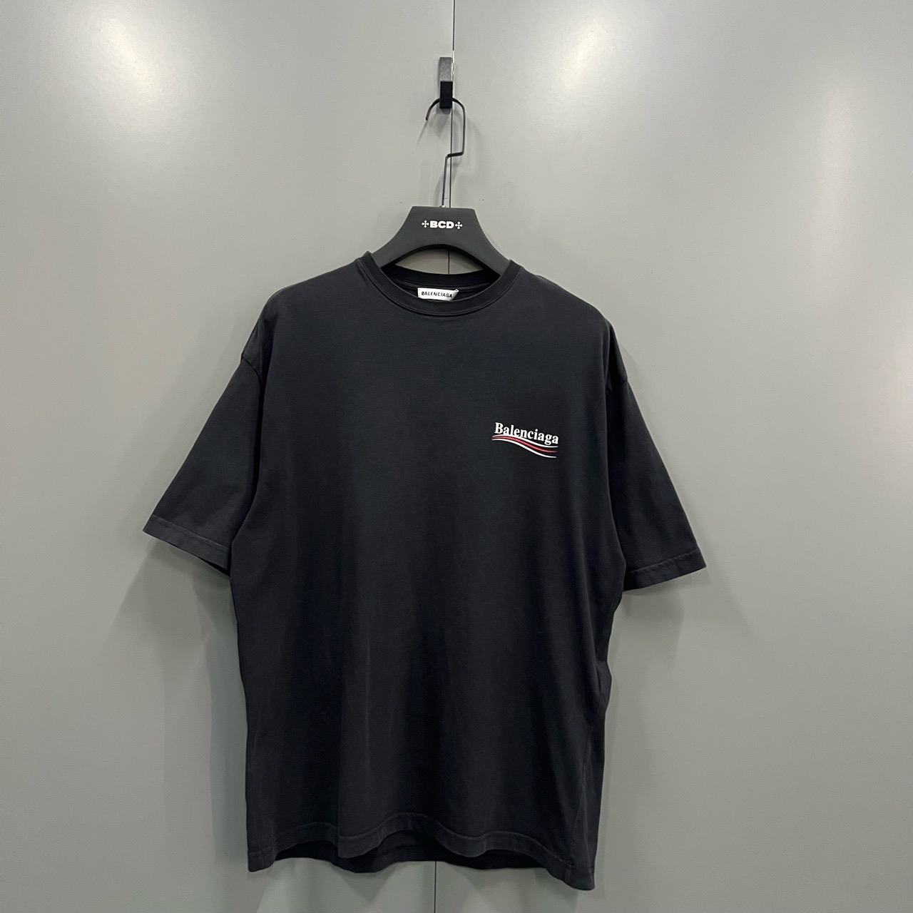 Balenciaga 巴黎世家 可乐短袖 S码/9新/5000/无配件 ki3破洞