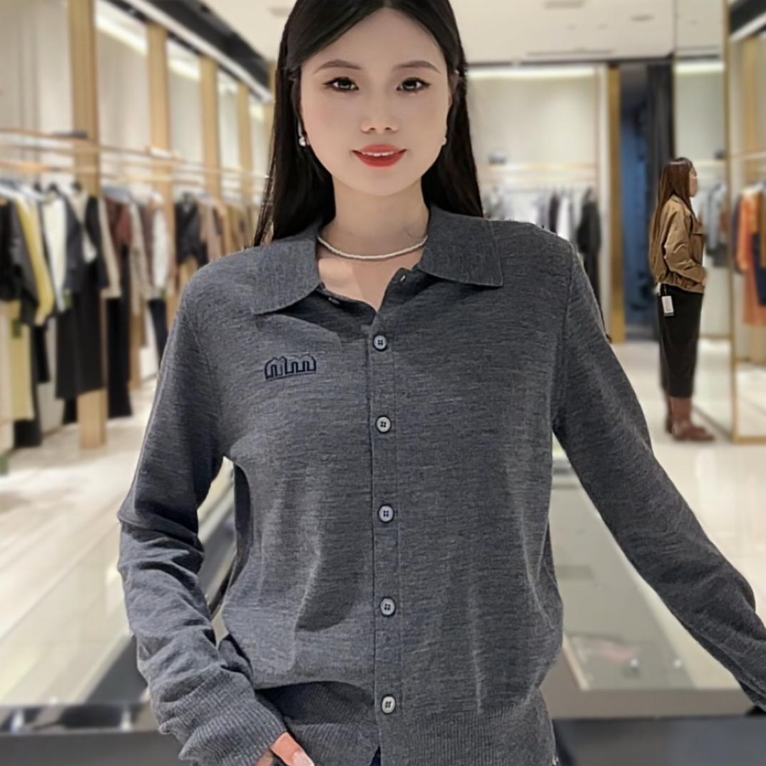 翻领女长袖气质毛针织衫