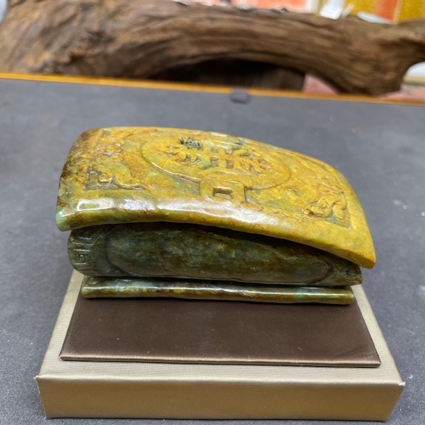 天然黄白河磨玉青绿肉官财（棺材）手把件小摆件茶宠纯手工精雕