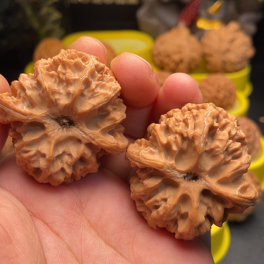 文玩核桃吊坠苹果46