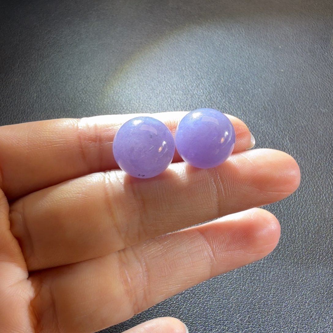 翡翠未镶嵌颈饰珠光宝气