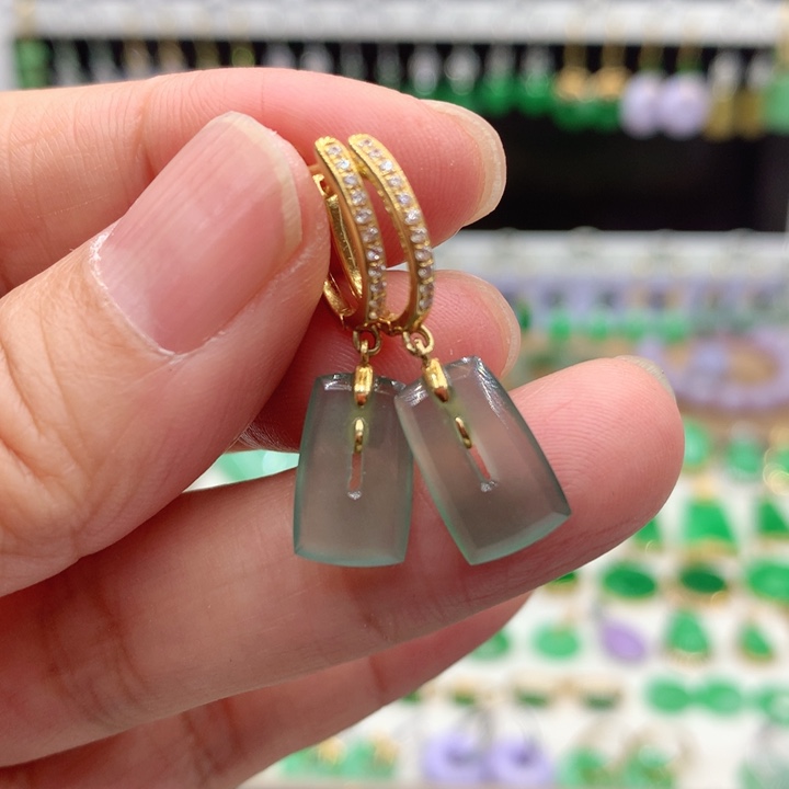 翡翠18K金镶嵌耳饰