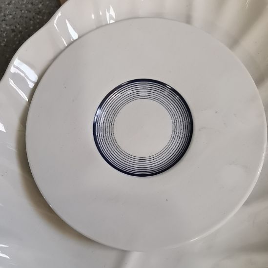 期***间瓷器微瑕不退不换2个