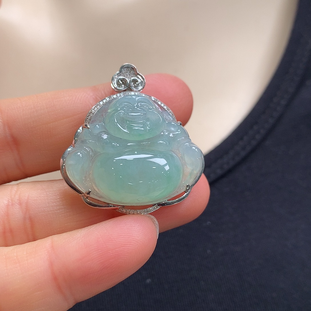 翡翠18K金镶嵌颈饰佛公