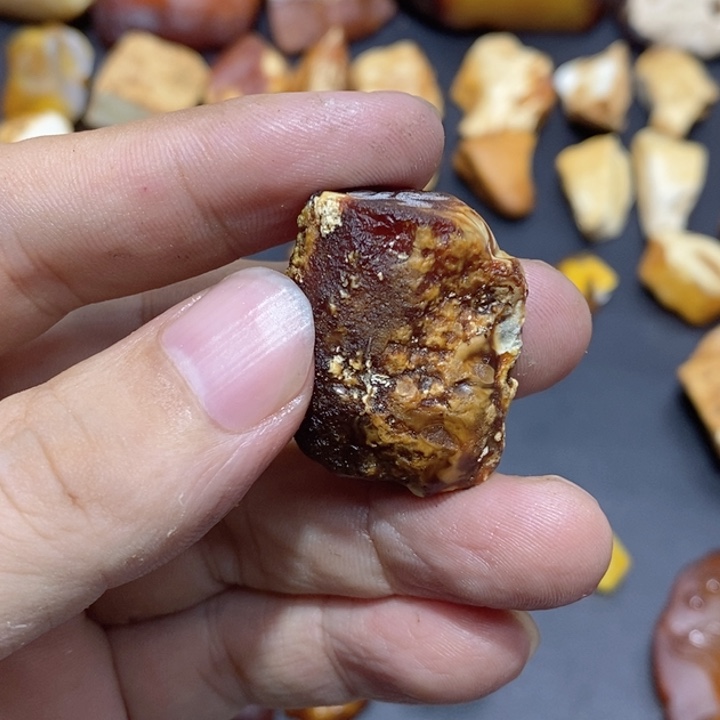 念***烟定制琥珀蜜蜡原石定制