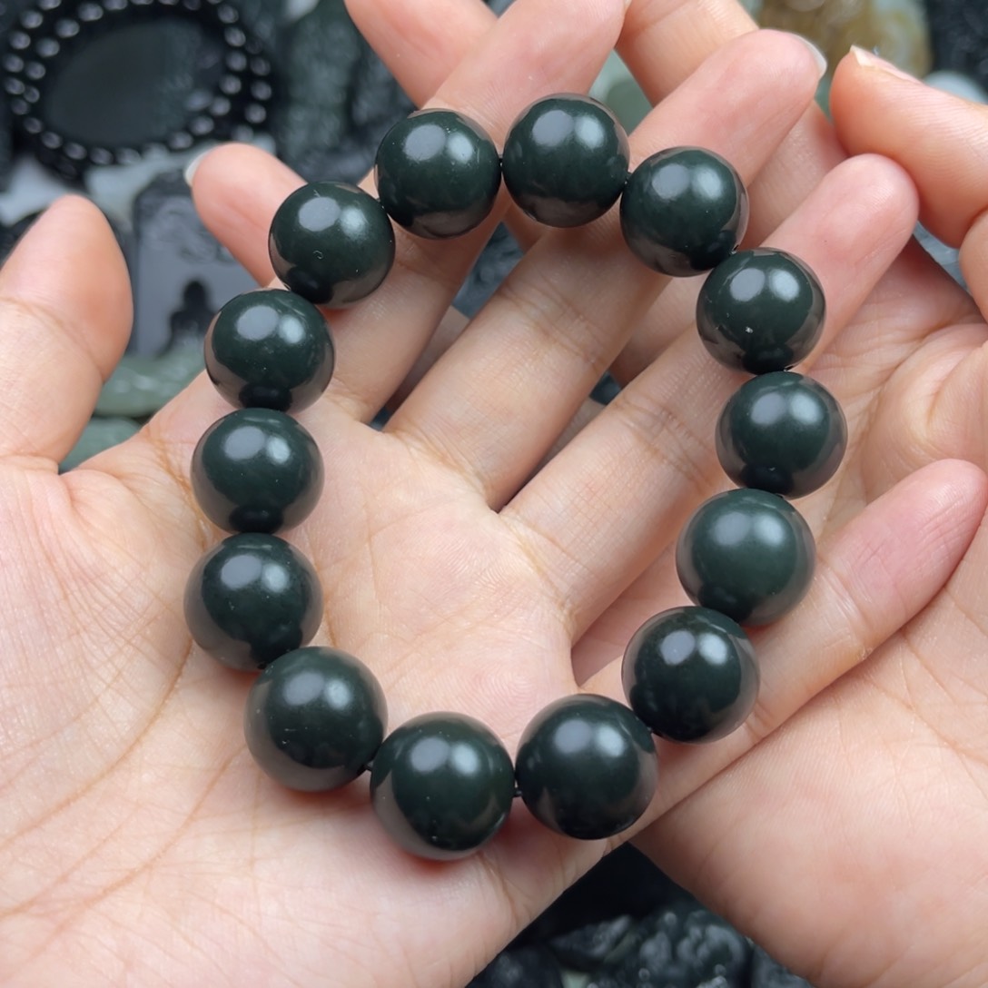 手串未镶嵌和田玉王****?