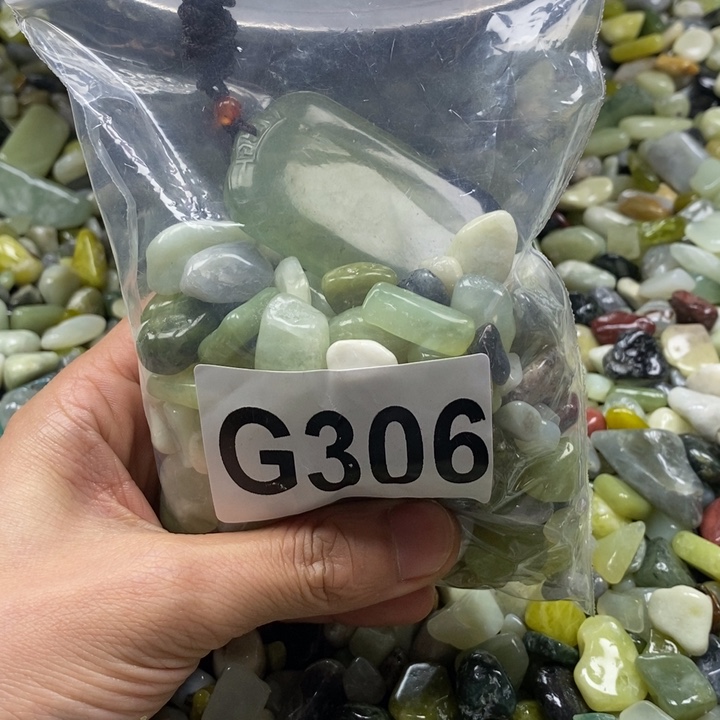 蛇纹石玉鱼缸石未镶嵌