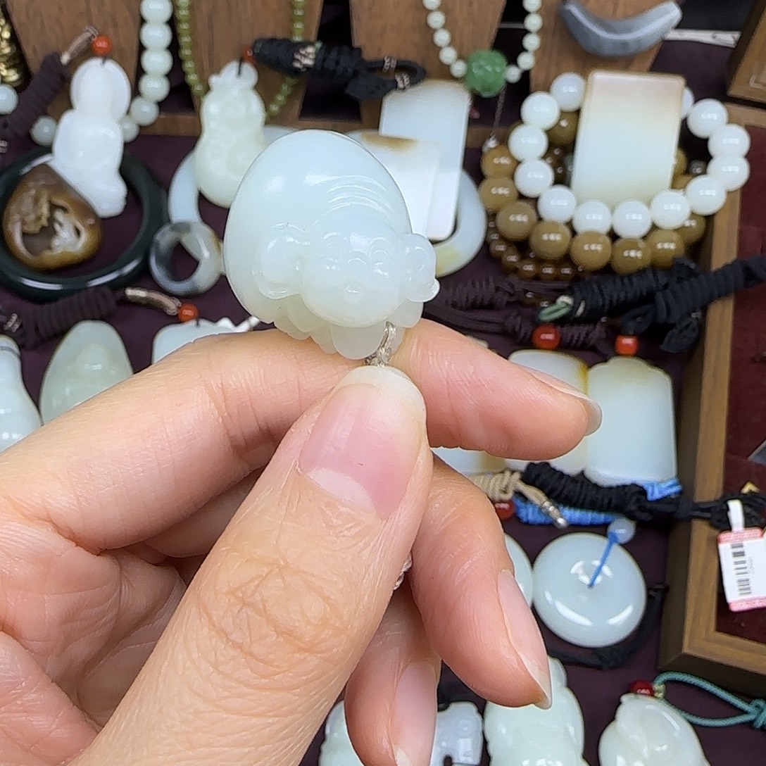 和田玉未镶嵌颈饰