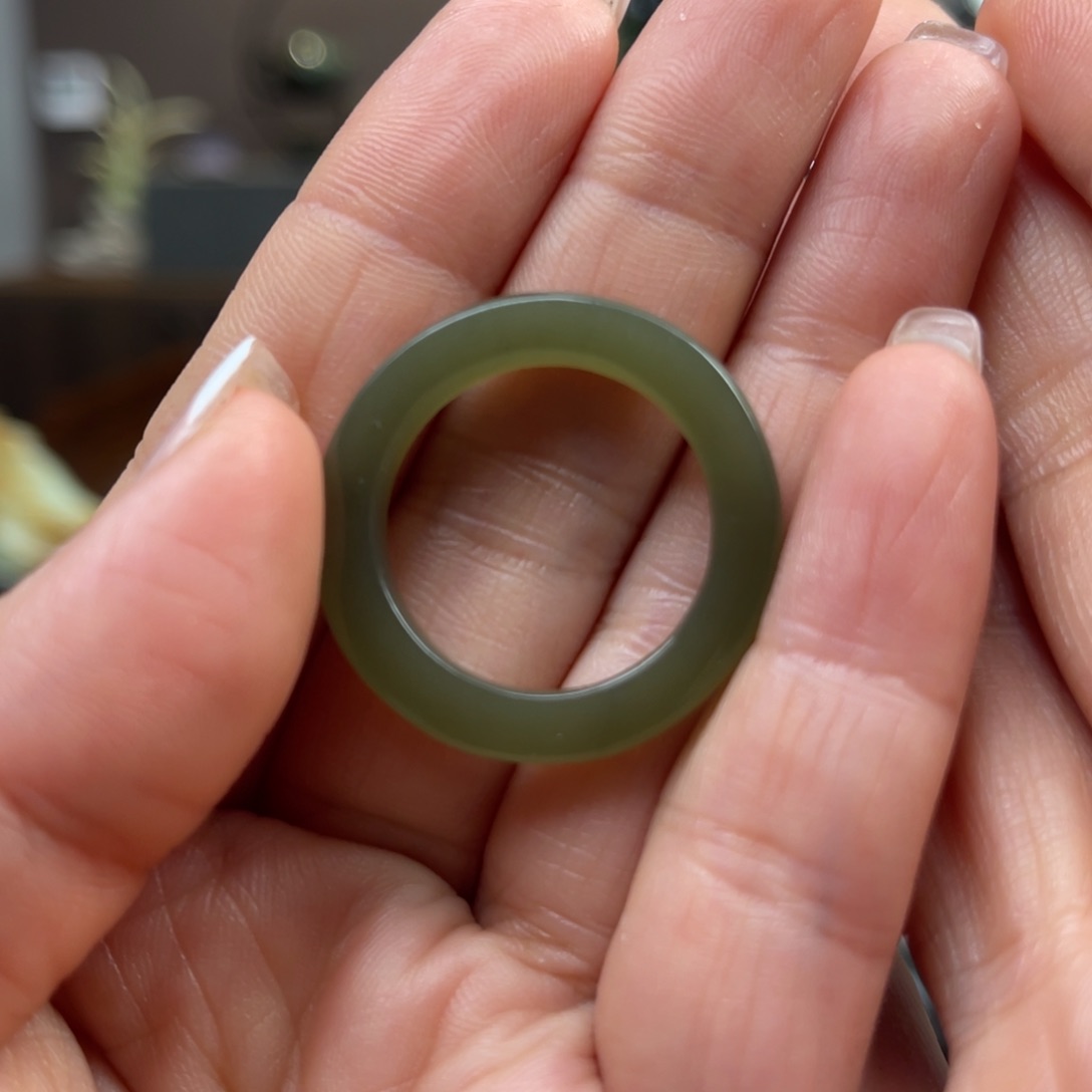 和田玉挂件未镶嵌三*志