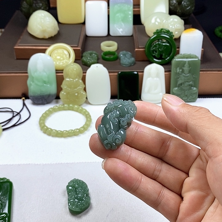 和田玉（糖玉）未镶嵌珠宝奇石