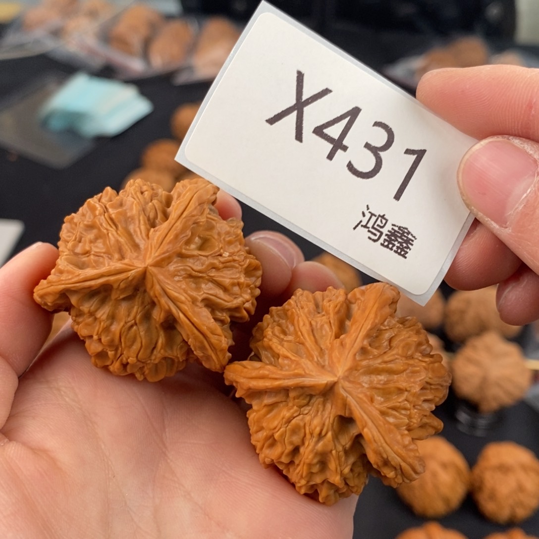 文玩核桃把件40三棱盘山