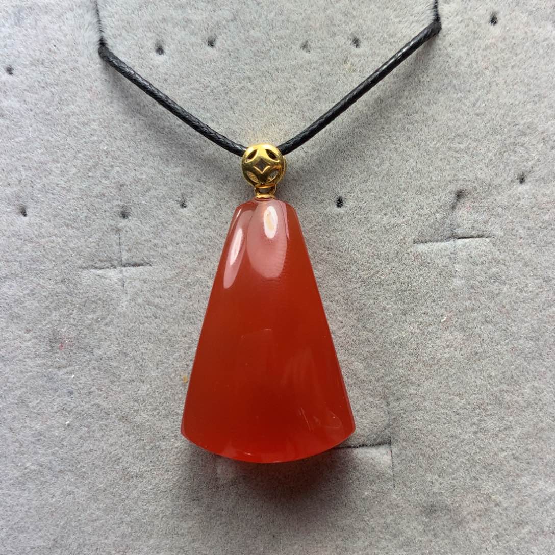 南红玛瑙吊坠18K金镶嵌