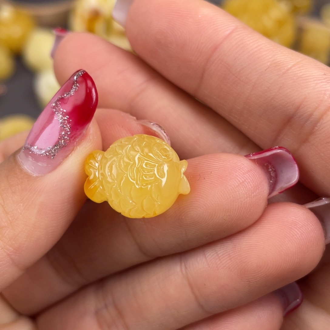 琥珀裸石未镶嵌蜜蜡