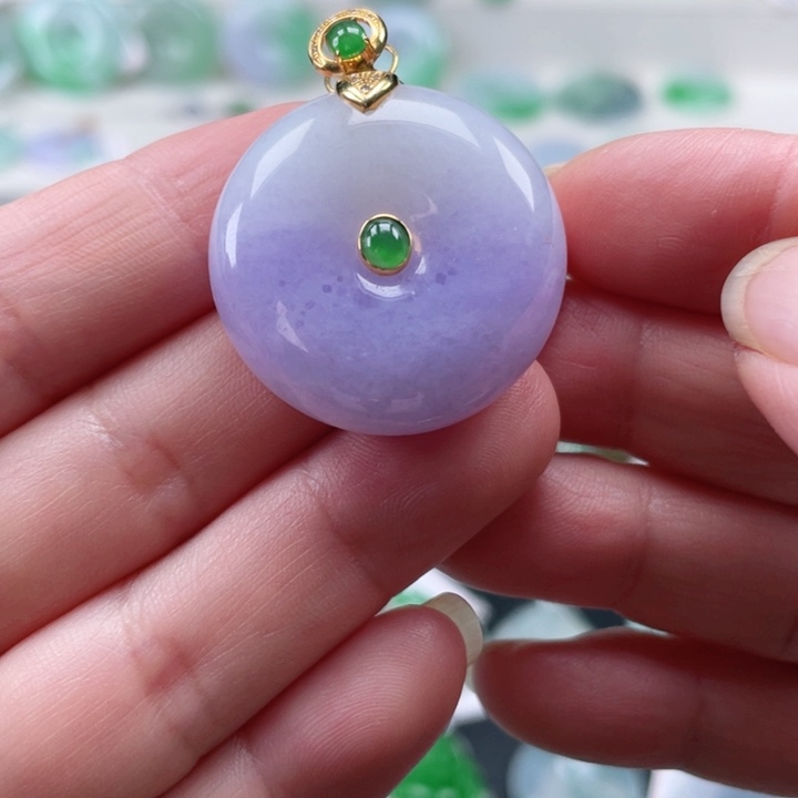 颈饰18K金镶嵌翡翠平安扣