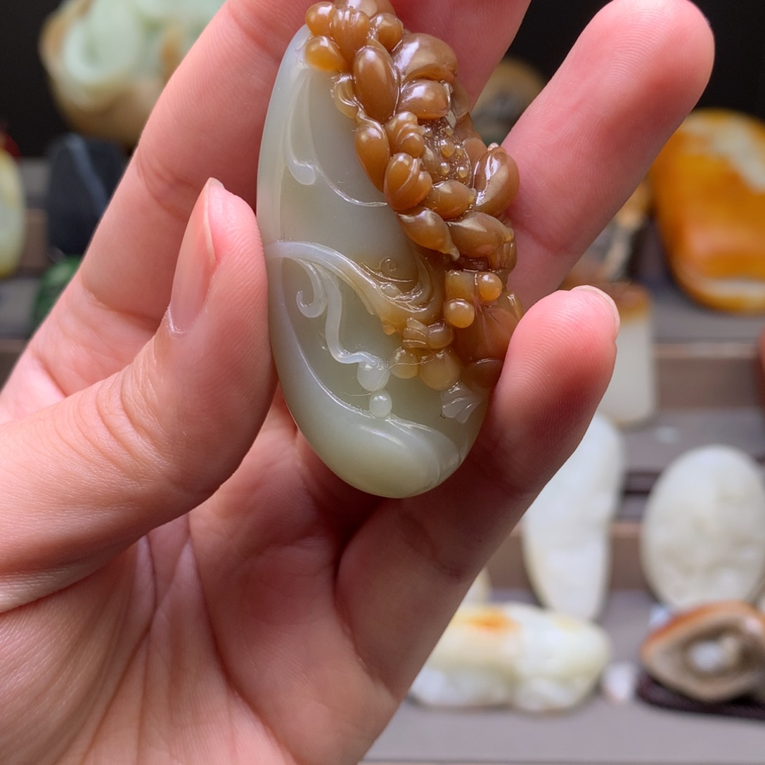 和田玉吊坠未镶嵌