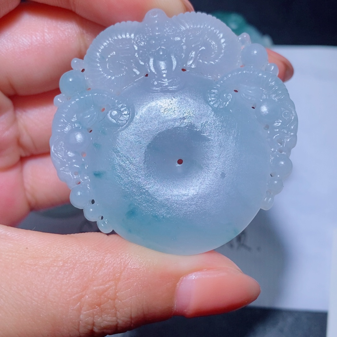 未镶嵌吊坠定制翡翠