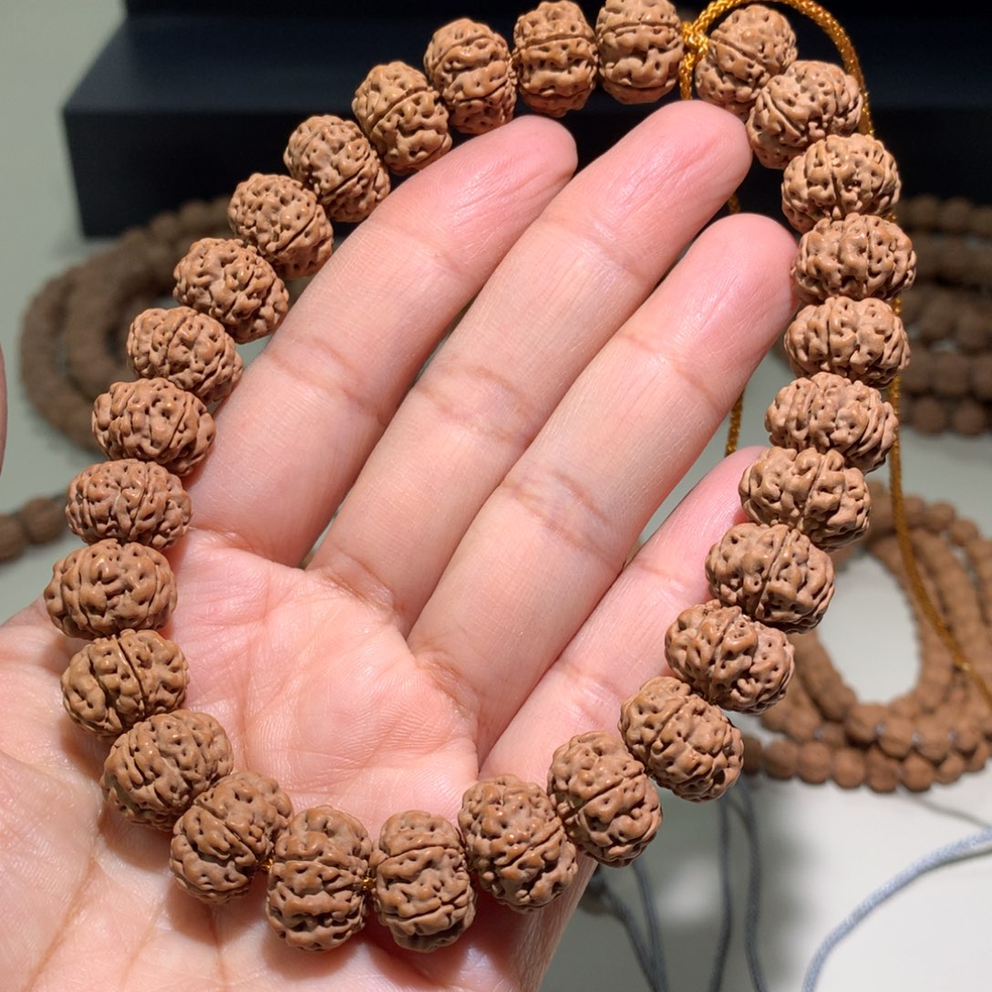 金刚菩提吊坠E****猫极致梅花手串13.3