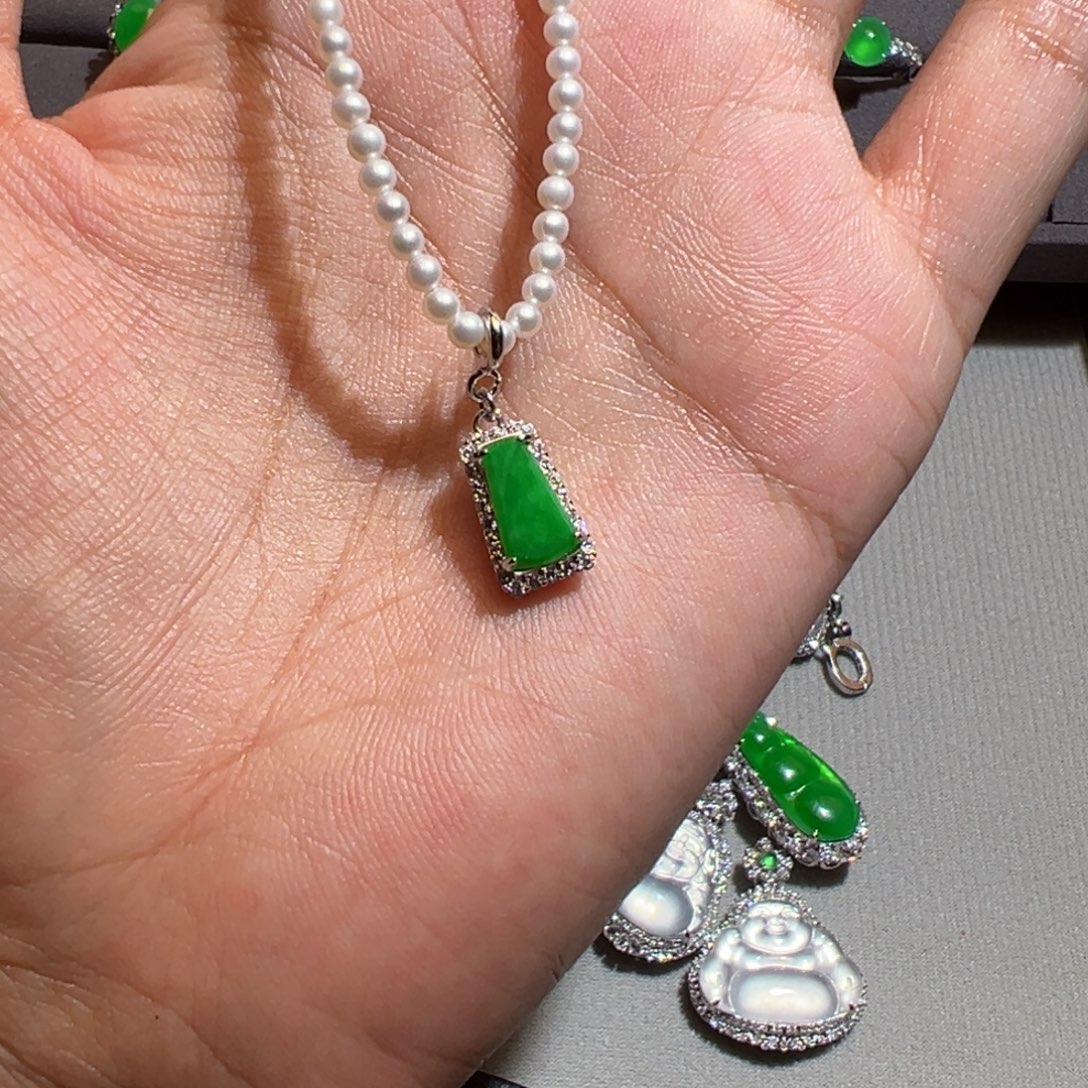 吊坠(不含链)未镶嵌翡翠