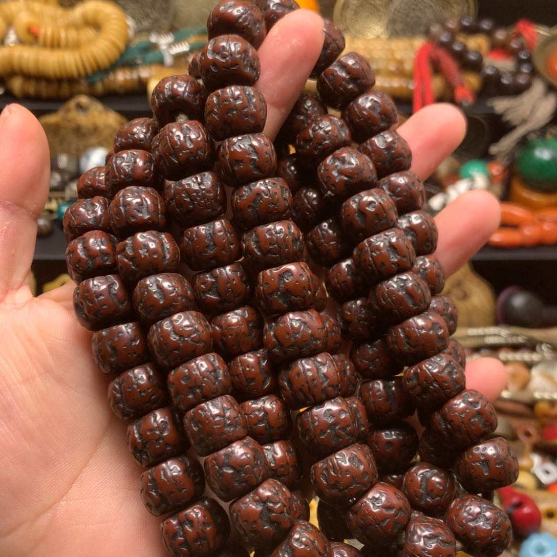 泥塑娘啦擦擦骰子