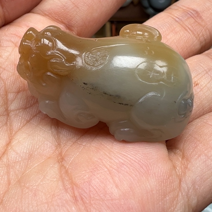 和田玉未镶嵌颈饰且末貔貅