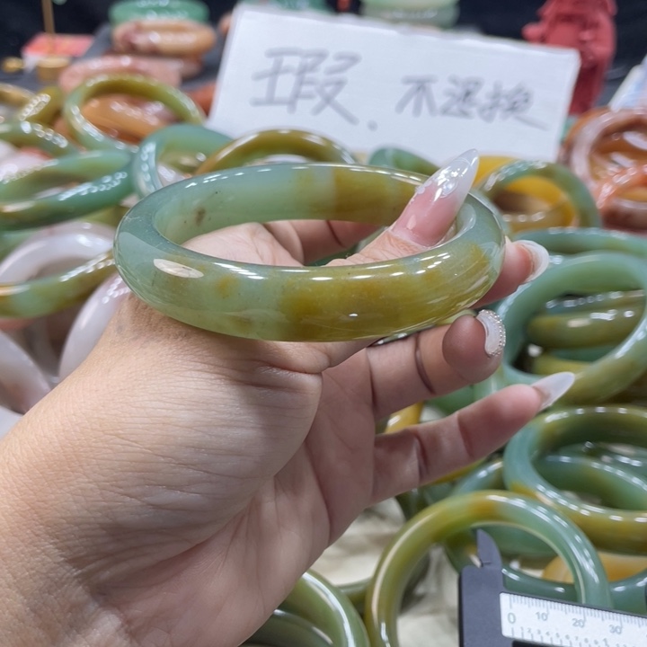 风***信石英质玉钛钢珠宝奇石