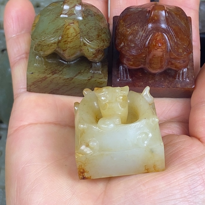 颈饰未镶嵌和田玉自**岁