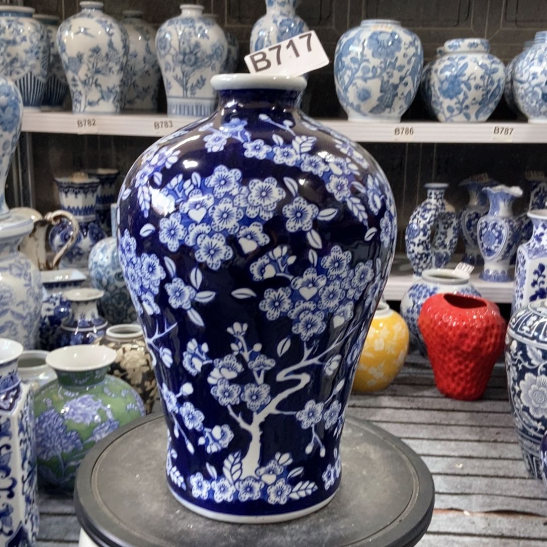 摆件花瓶手绘釉下彩