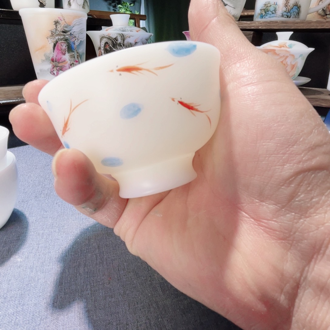 手绘的画法和绘画技法等方面都有所突破与