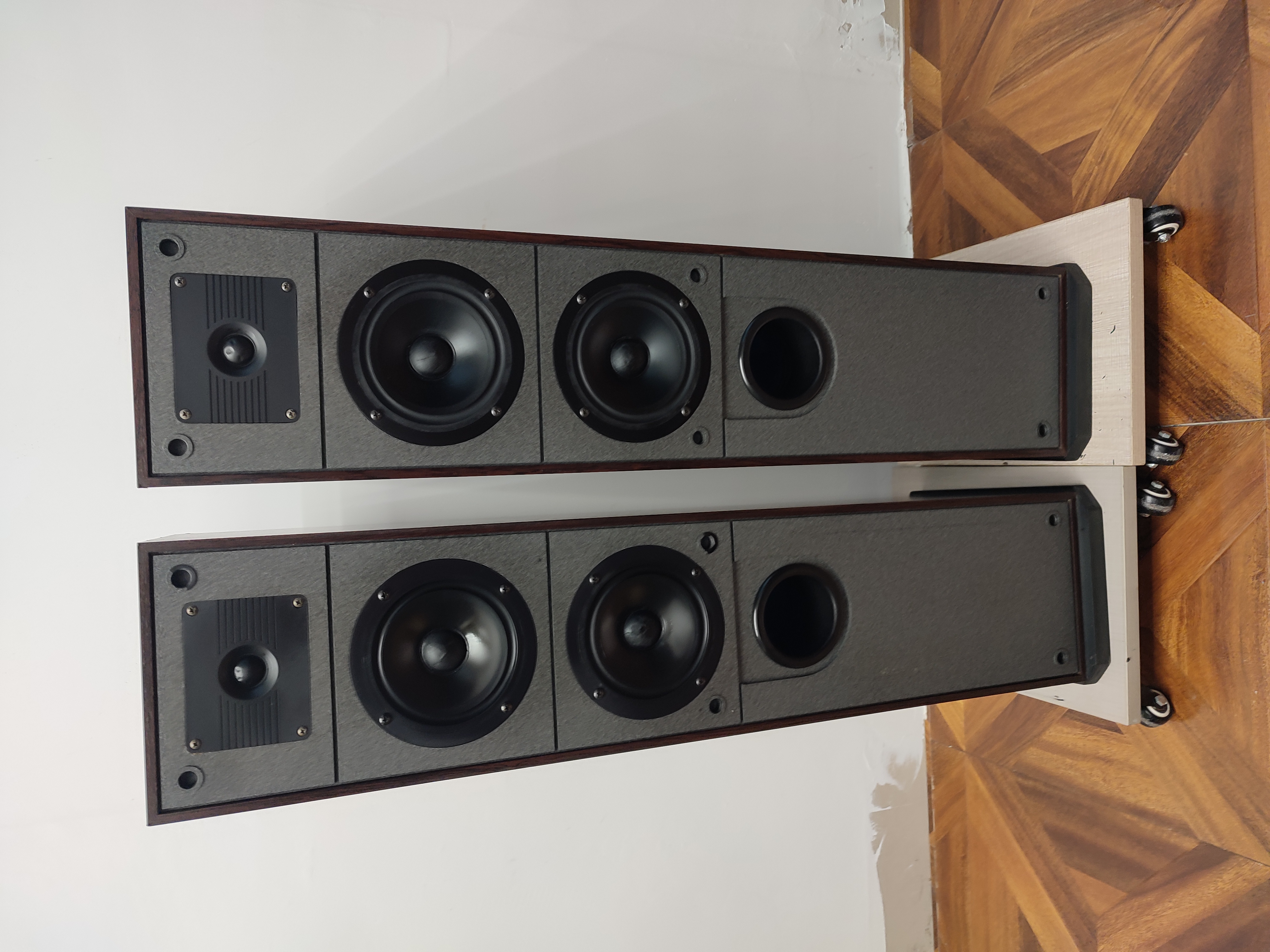 8新  二手JSD，S500落地箱，不保修不退换。。运费自理