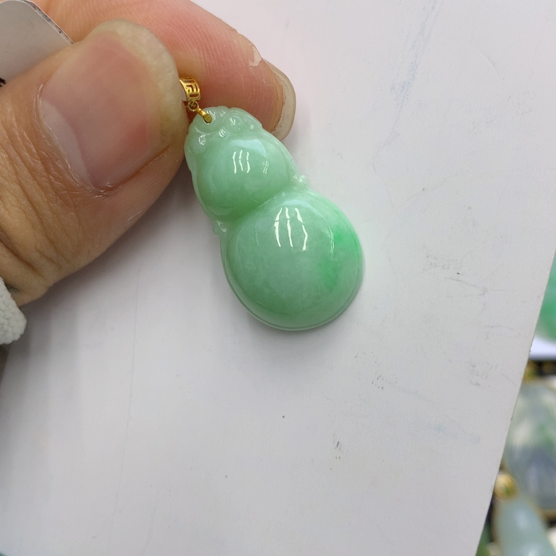 翡翠颈饰18K金镶嵌翡翠