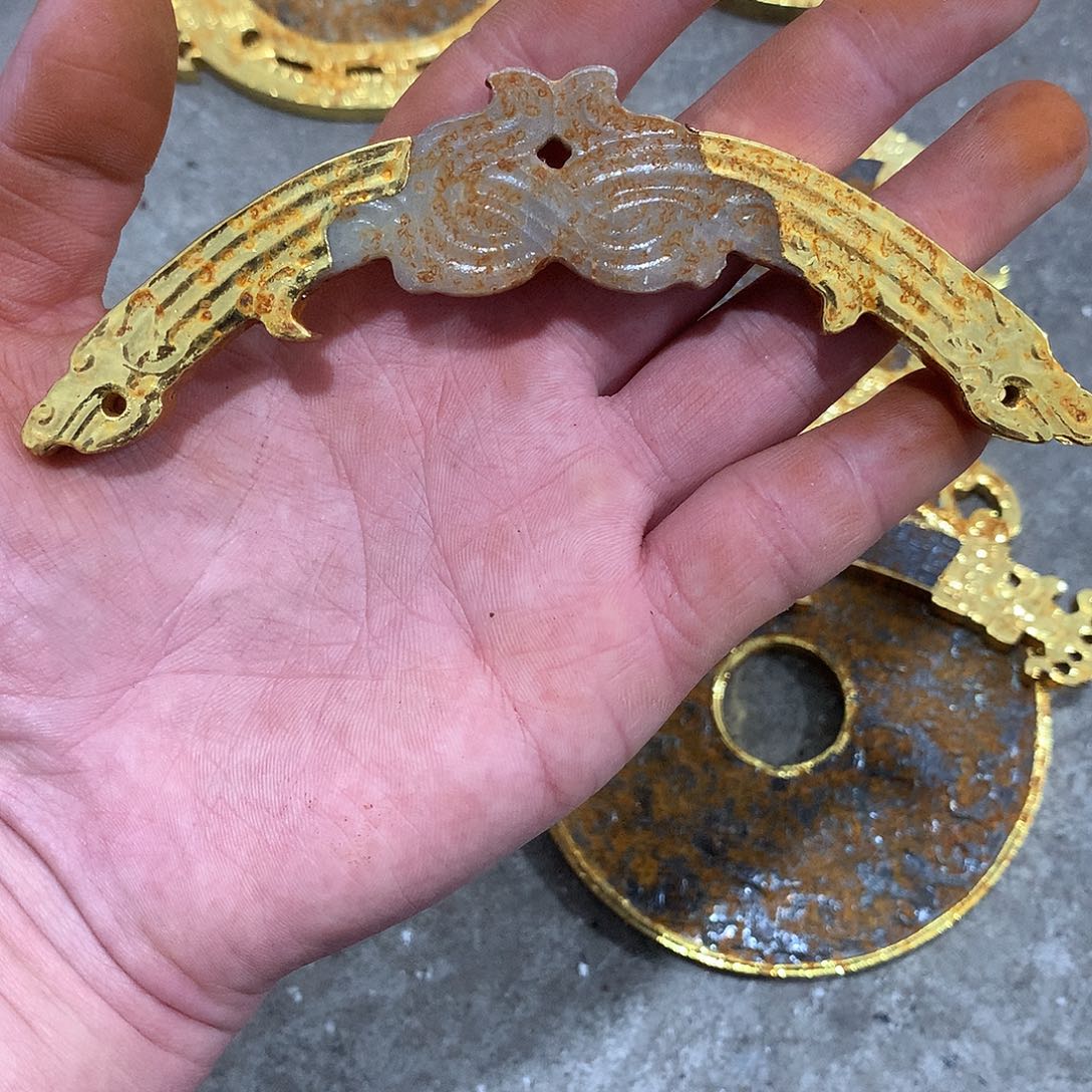 地****透闪石质玉未镶嵌颈饰