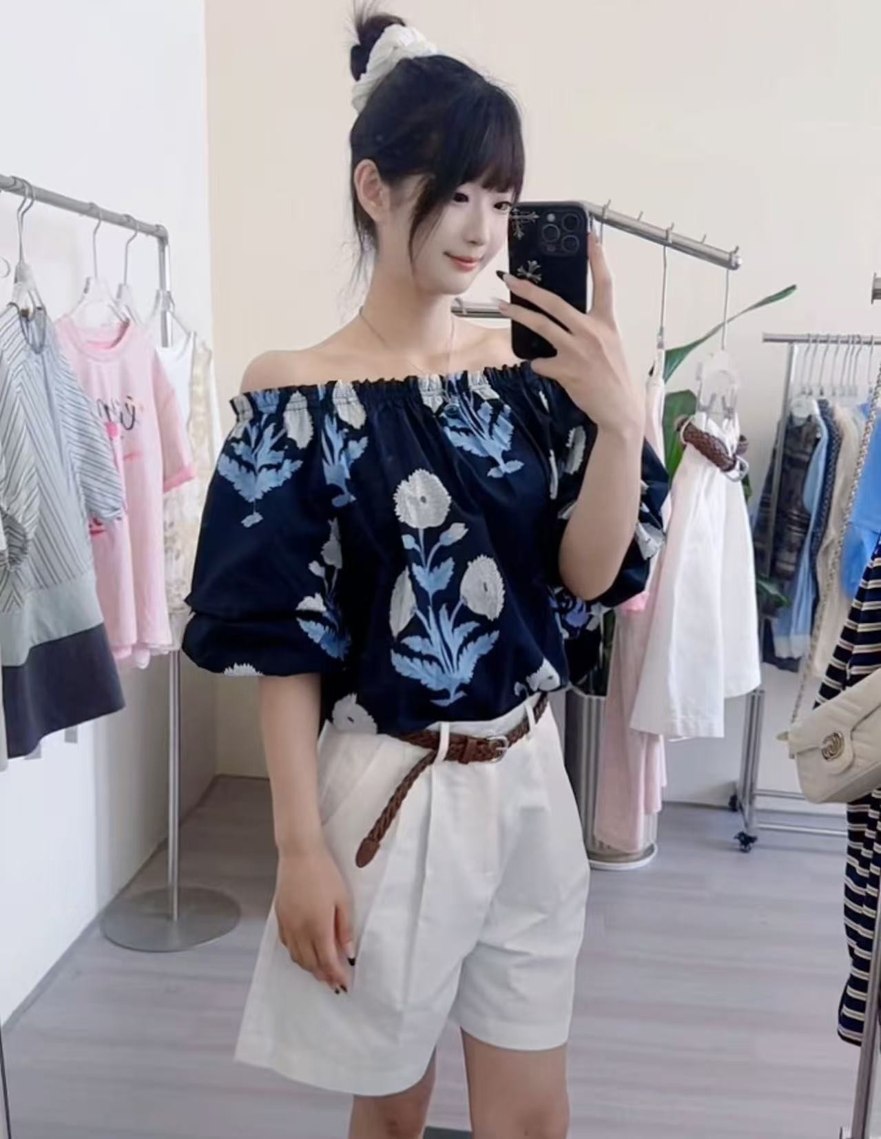 8010 高级感轻奢复古印花泡泡短袖绝美一字肩漂亮小衫