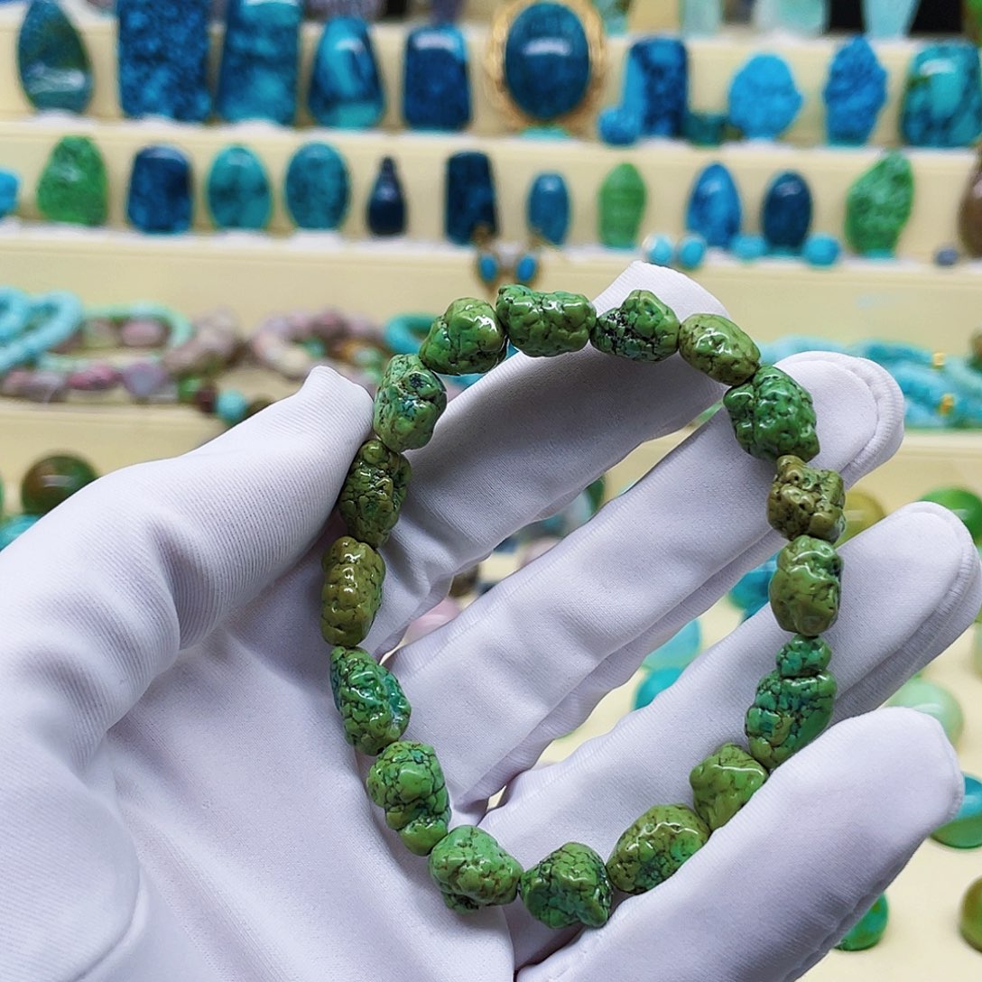 绿松石颈饰未镶嵌