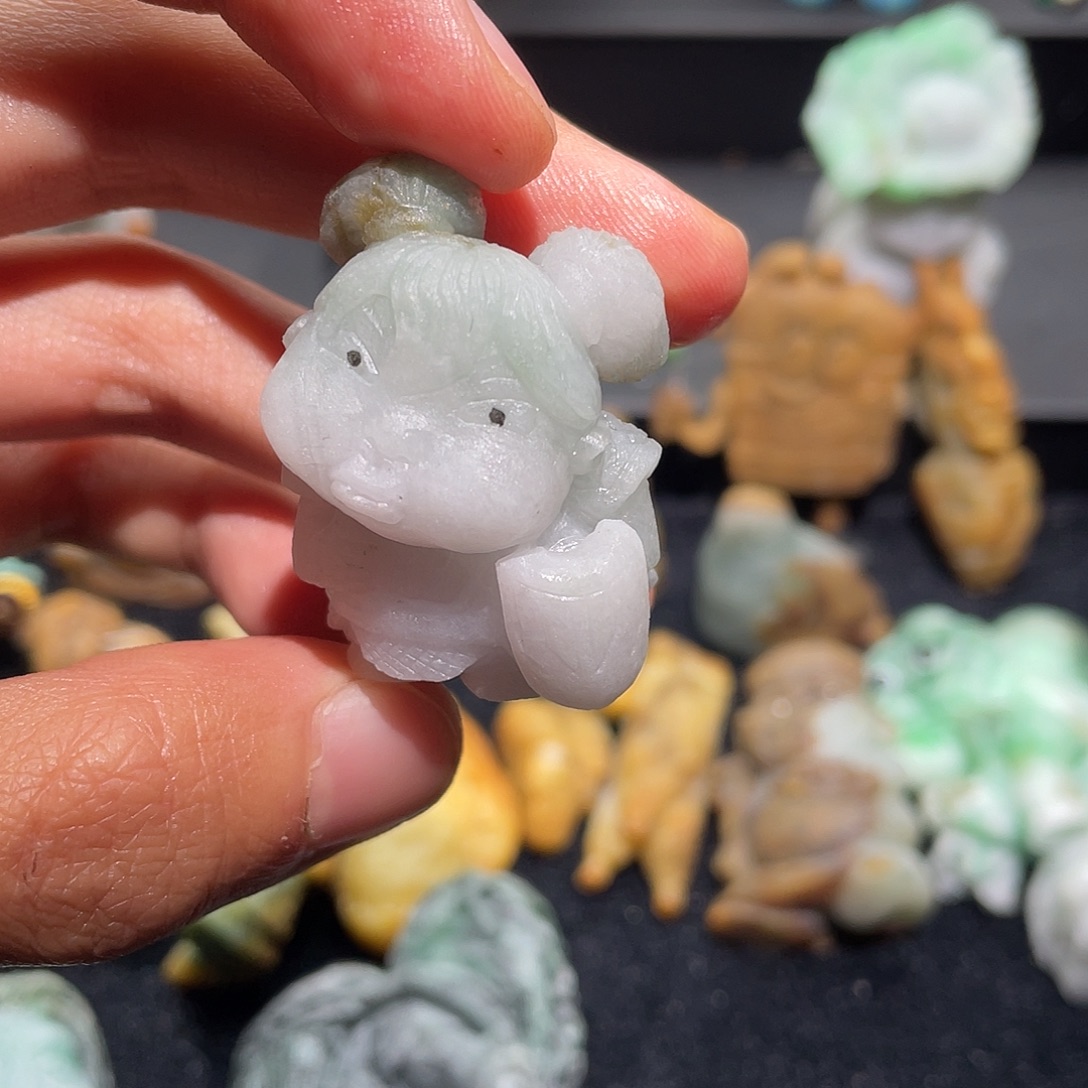 *****翡翠未镶嵌挂件波比