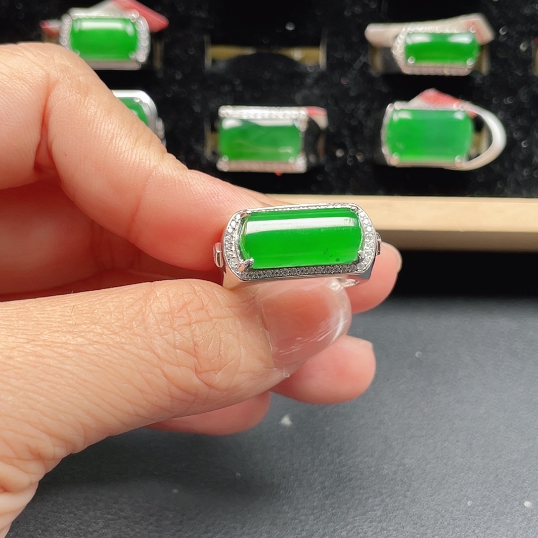 @****翡翠银S925镶嵌戒指没运费险编号4058