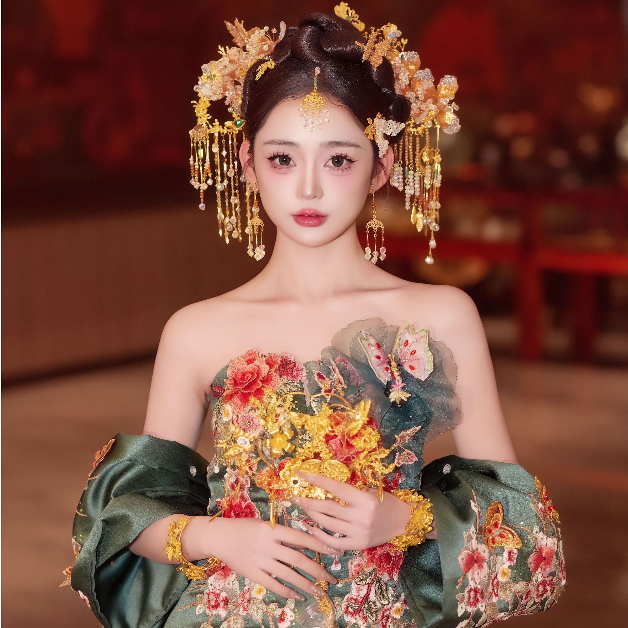 z8216新款浅色金色花朵梅心坠蝴蝶减龄中式秀禾古风新娘头饰
