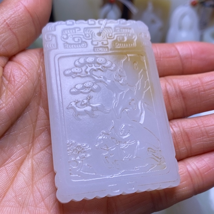 和田玉未镶嵌把件