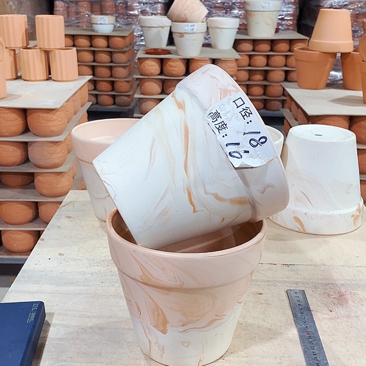 红陶玛奇朵18×16两个    