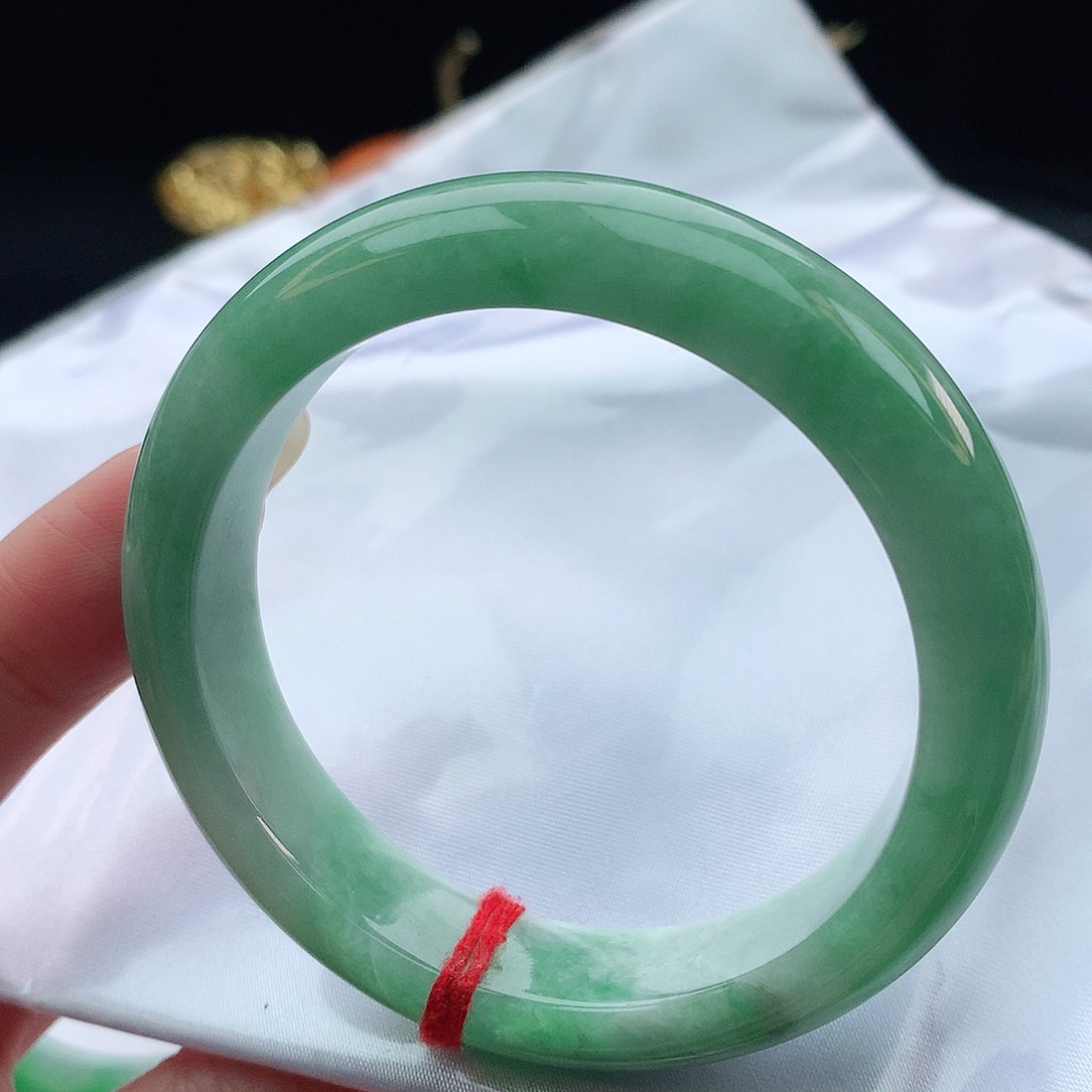 翡翠手镯未镶嵌53圈口882263