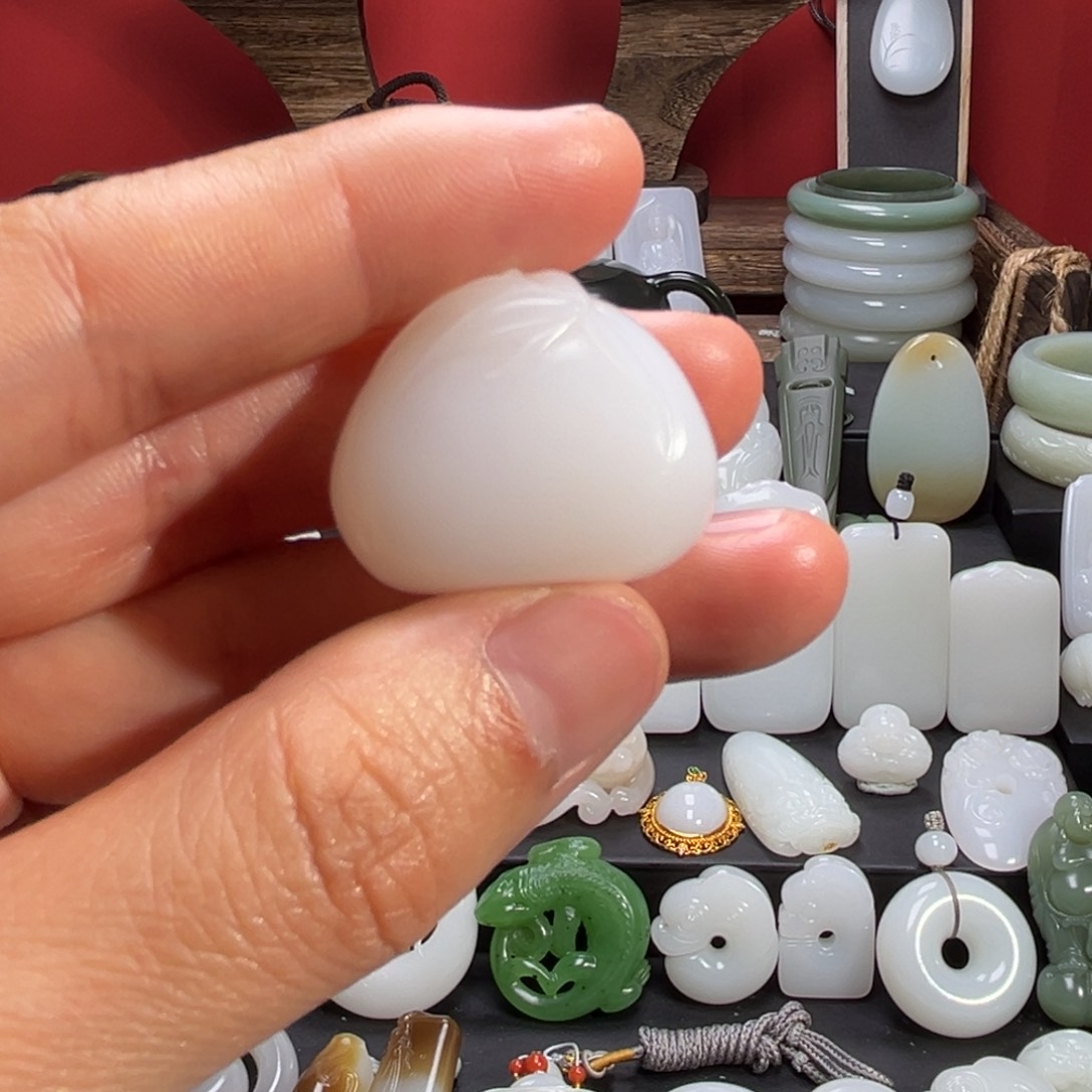 和田玉吊坠(赠链)未镶嵌